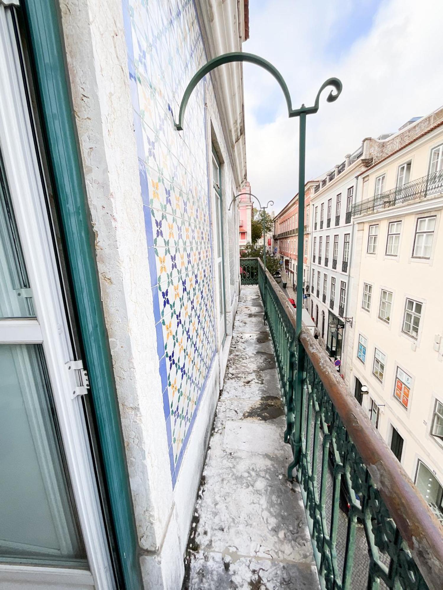 Stunning Luxury In Chiado 1br Apartment *